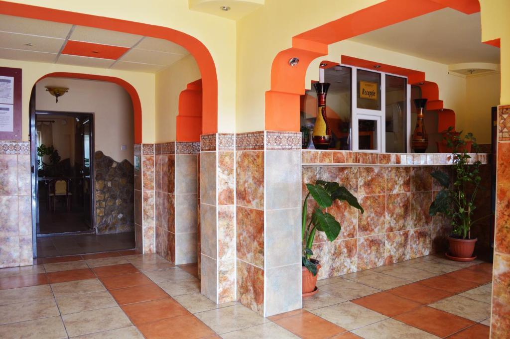 Hotel Orizont Сучава Экстерьер фото